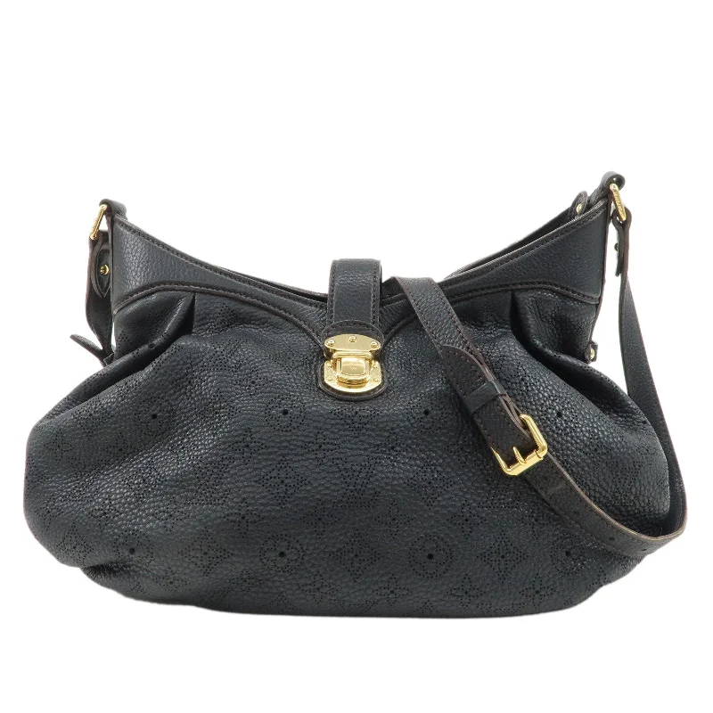 Louis Vuitton tote bags with a spacious interior and multiple pocketsLouis Vuitton Monogram Mahina XS Shoulder Bag Black M95660