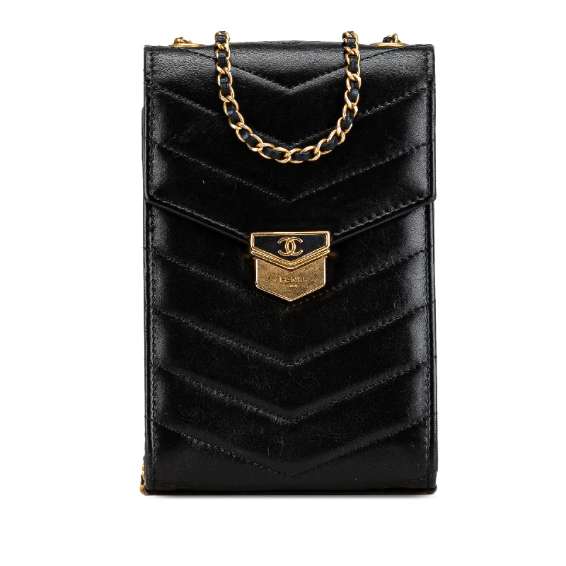 Chanel All - Match Handbag for Versatile StylingBlack Chanel Calfskin CC Chevron Medal Envelope Vertical Clutch With Chain Crossbody Bag