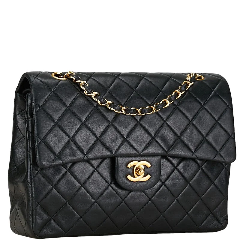 Chanel Designer Handbag with Unique DesignChanel Medium Classic Double Flap Bag Leather Shoulder Bag in Good condition