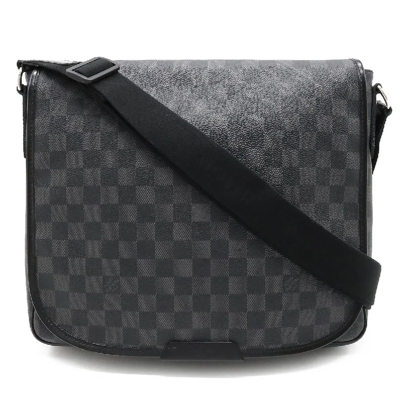 Louis Vuitton backpacks with a padded back panel for comfort during long - wearLouis Vuitton Daniel MM Messenger Bag N58029