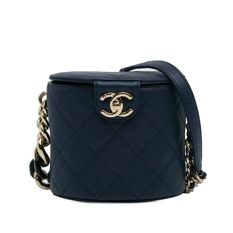 Chanel Medium Tote Bag for Office LadiesBlue Chanel CC Round Vanity Bag