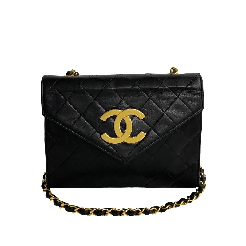 Chanel Chain Strap Handbag for Everyday UseChanel CC Quilted Leather Crossbody Bag Leather Crossbody Bag in Good condition