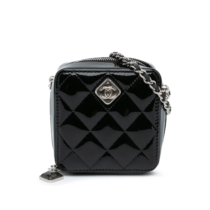 Chanel Designer Handbag with Unique DesignBlack Chanel CC Quilted Patent Clutch With Chain Crossbody Bag