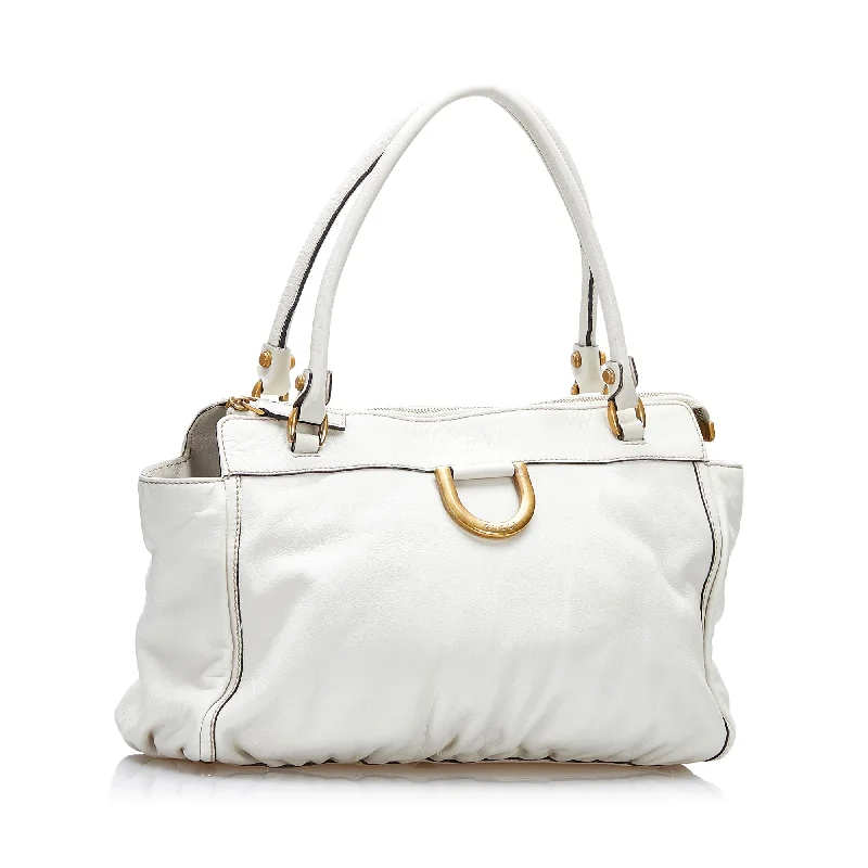 Gucci tote bags for women with a water - resistant coatingGucci Abbey D-Ring Tote Bag (SHG-cYdhNe)