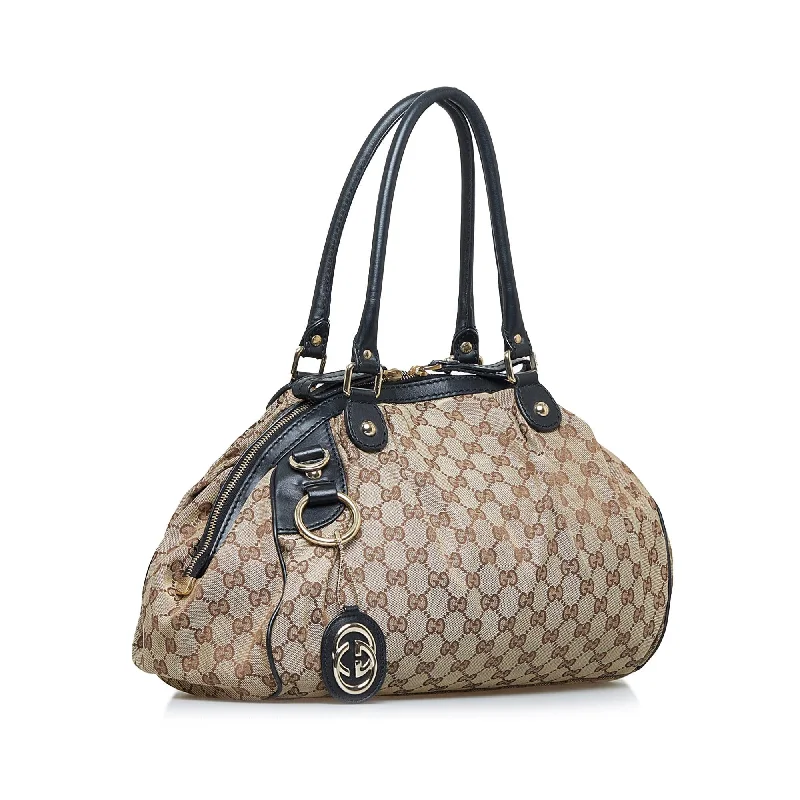 Gucci tote bags for women with a water - resistant coatingGucci GG Canvas Sukey (SHG-PkZOax)