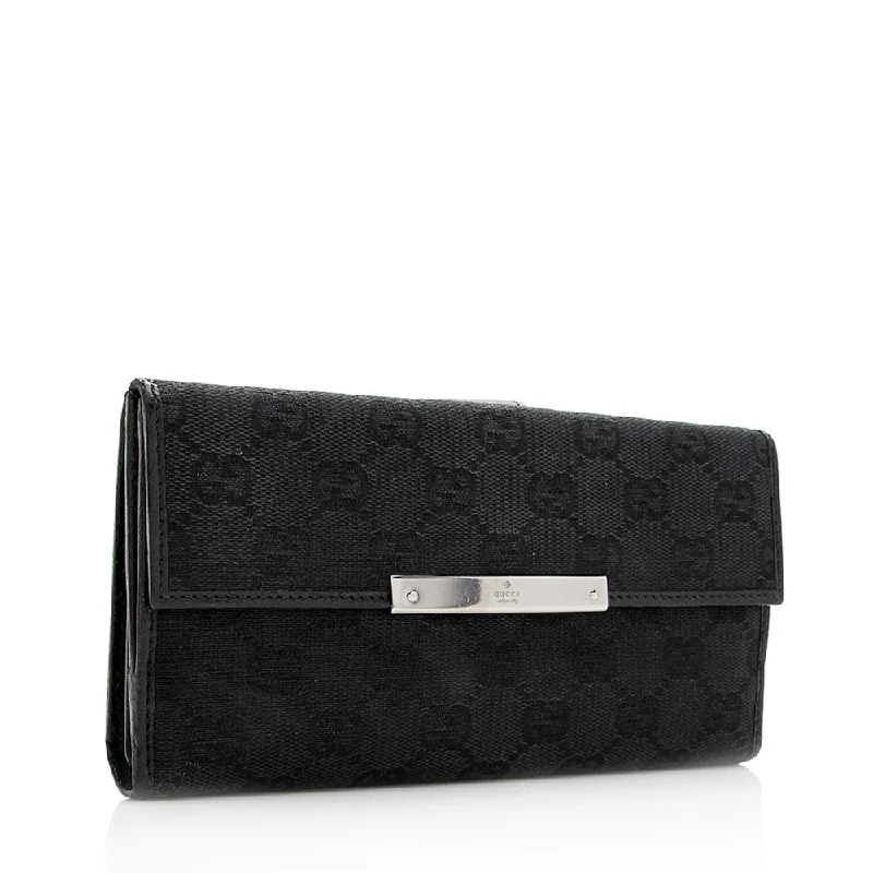 Women Gucci bags with a magnetic snap closure for easy accessGucci GG Canvas Flap Continental Wallet - FINAL SALE (SHF-19909)