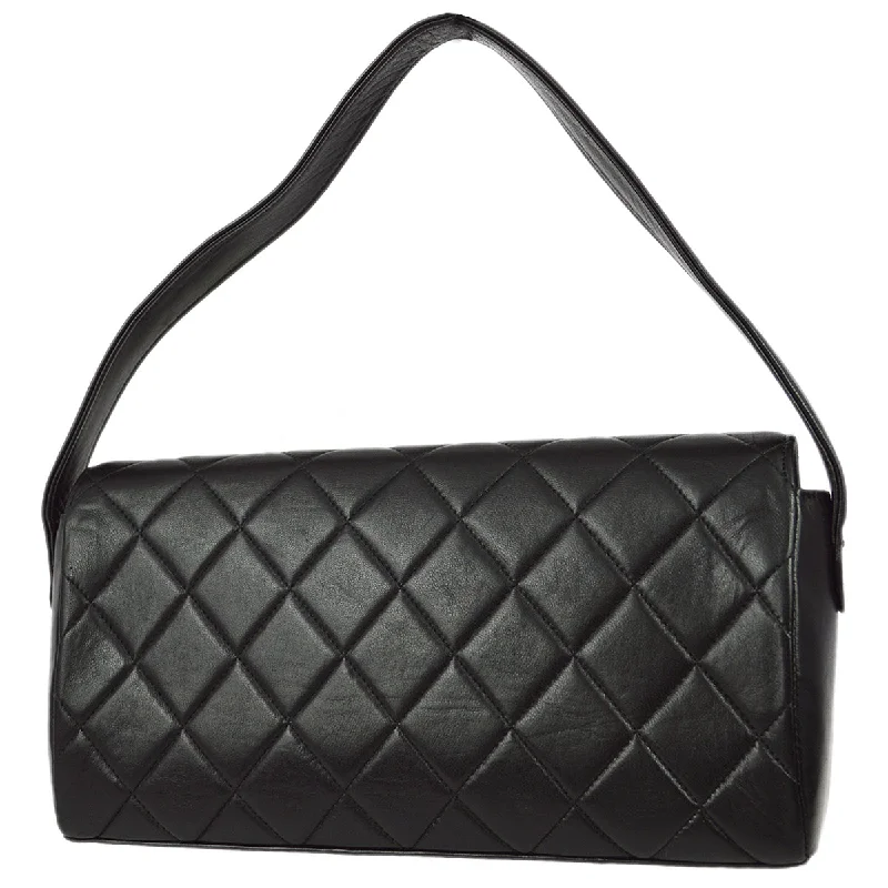 Chanel Lightweight Handbag for Daily ErrandsChanel 1996-1997 Black Lambskin Flap Handbag