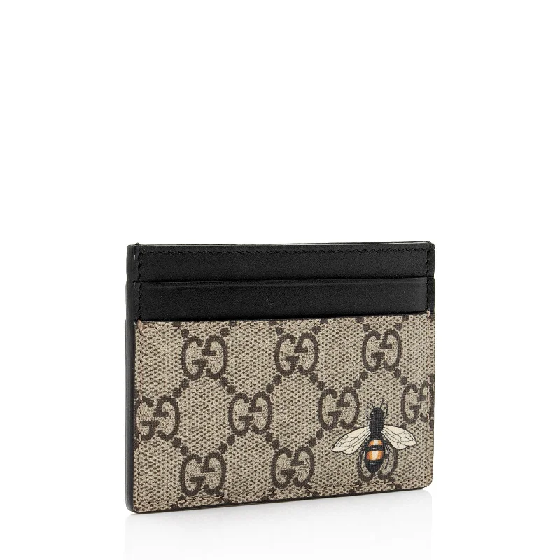 Women Gucci bags with a snap - button closure and a decorative charmGucci GG Supreme Bee Card Holder (SHF-ya4IYu)