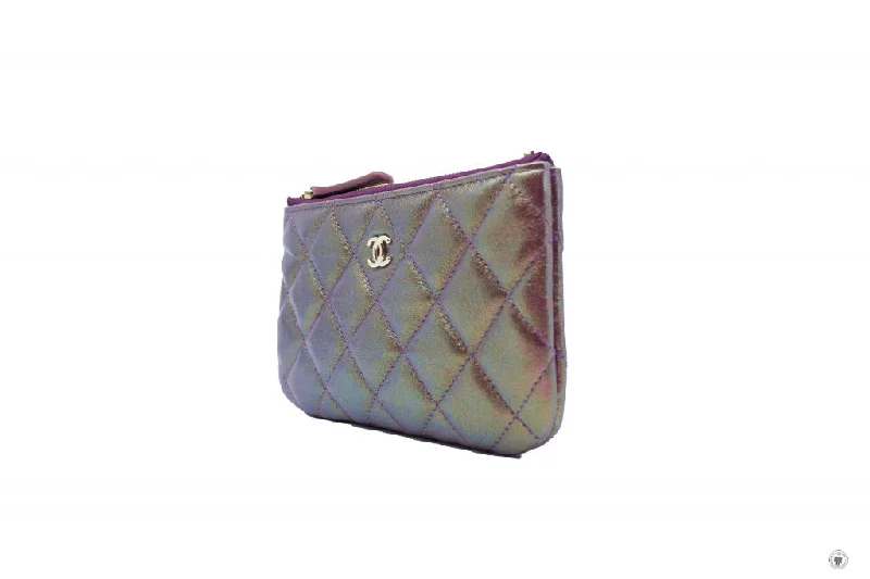 Chanel Vintage Inspired Handbag for Retro LoversChanel A69253 CC Logo Iridescent Purple Lambskin Coin Purse