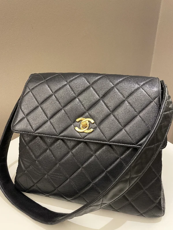 Chanel Classic Flap Bag for Evening PartyChanel Vintage Shoulder Cc Flap Bag Black Lambskin