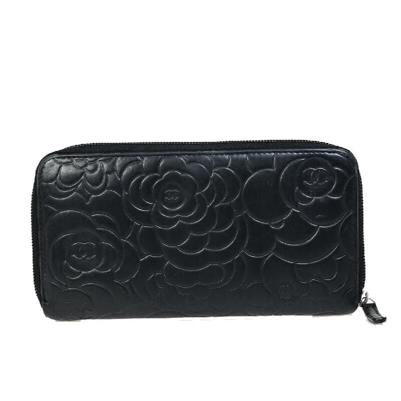 Chanel Quilted Leather Shoulder Bag for FashionistasCHANEL Camelia Wallet