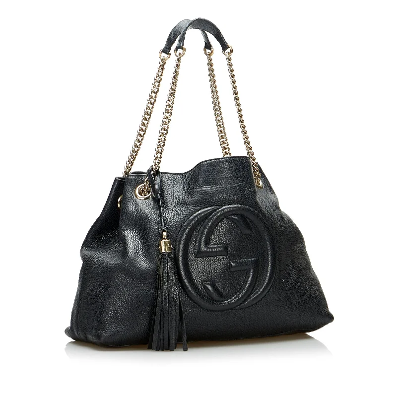 Women Gucci bags with interlocking G hardware for a classic lookGucci Soho Chain (SHG-tXLxKI)