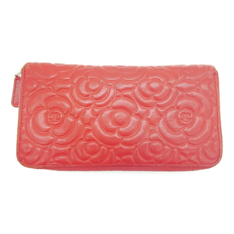 Chanel Vintage Inspired Handbag for Retro LoversCHANEL camellia embossed round long wallet lambskin red A82281