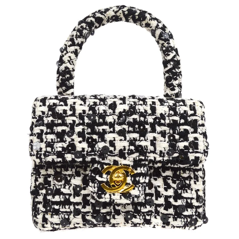 Chanel Quilted Leather Shoulder Bag for FashionistasCHANEL * 1991-1994 Classic Flap Handbag Micro Tweed